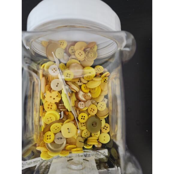 Yellow Buttons various shapes/sizes, new, vintage - Picture 1 of 5